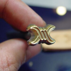 013-03 Ostnatý drát uzel - Barbed wire KNOT