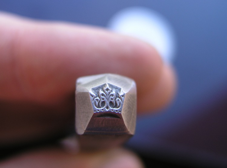 03-02 Královská koruna razidlo do kovu – Obrázok 2