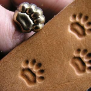 Teddy stopa razidlo do kůže