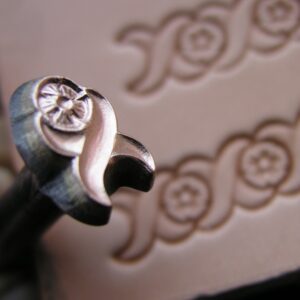 013-01 OKRAJ s růží - BORDER with rose 15 x 10 mm