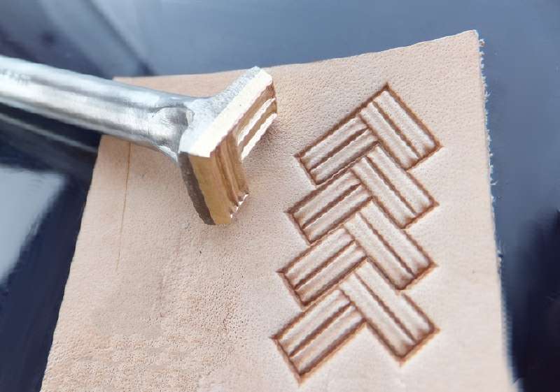 013-16 Hranatá vánočka DVOJITÁ - Braid double stripe kvadratic