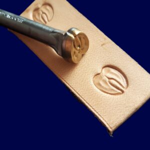 011-07 Stopa jelena - Deer Elk track - Dee Elk track Leather stamp Messing Brass