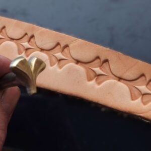 Lístok Ginkgo raznica do kože Lístok Ginkgo raznica do kože