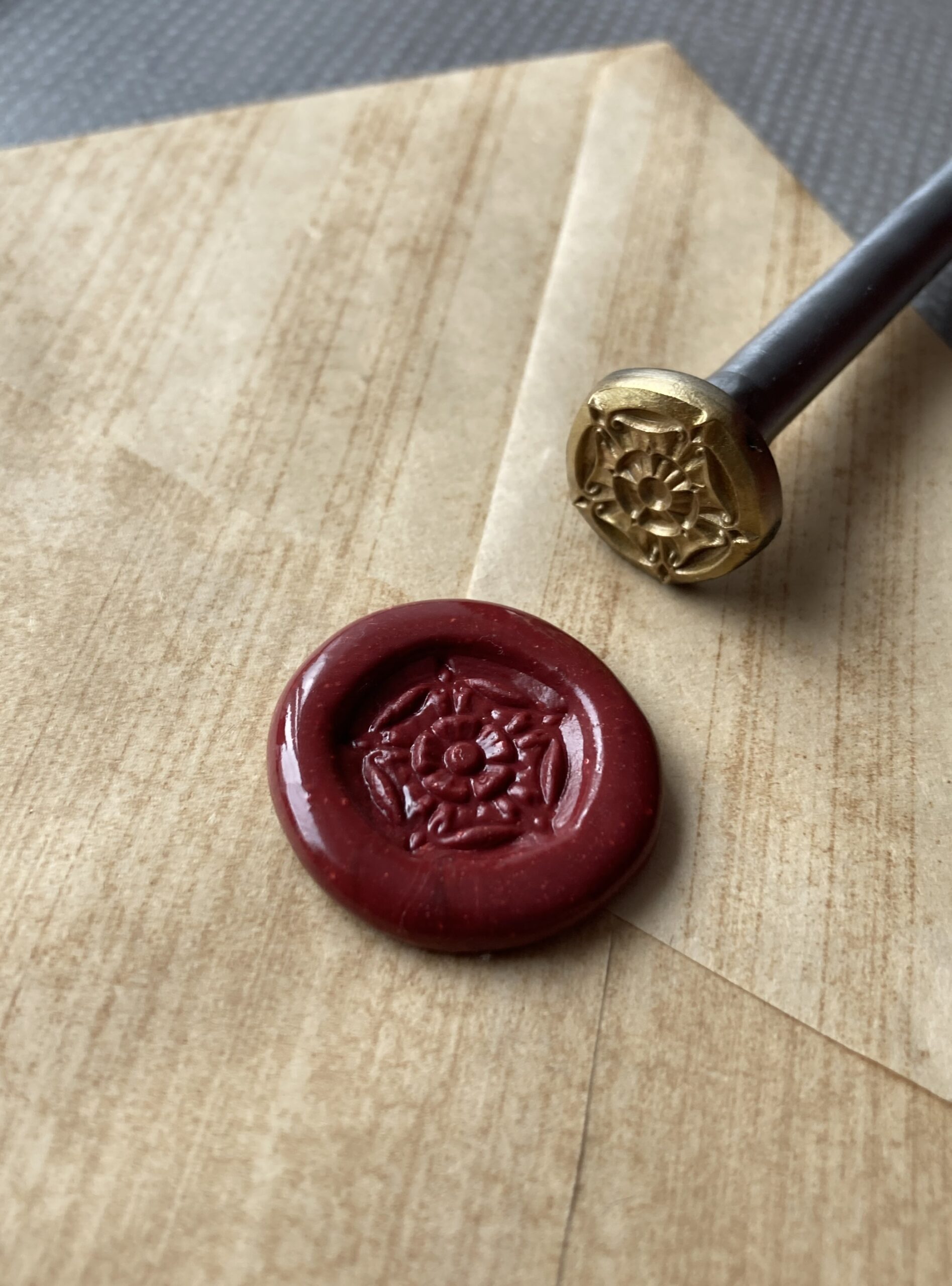 Pětilistá růže razidlo pečetidlo