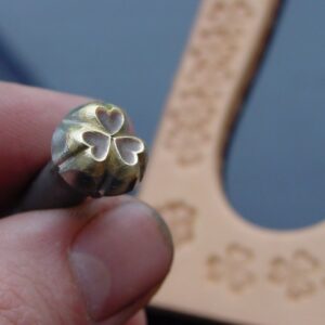 016-06 3 spojená srdce razidlo