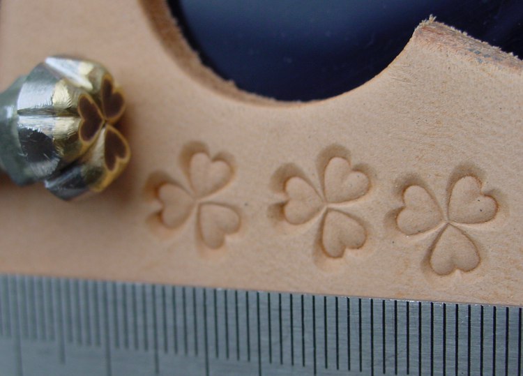 016-06 3 spojená srdce razidlo – Obrázok 2