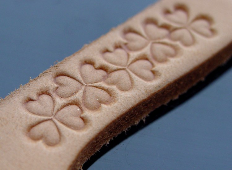 016-06 3 spojená srdce razidlo – Obrázok 3