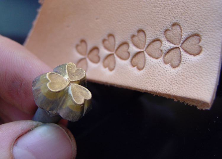 016-07 3 srdce větší 12 x 12 mm – Obrázok 2