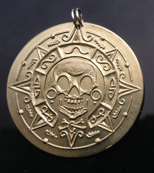 042-44 Pirátský amulet kulatý