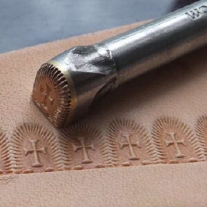 013-26 Kaplička křížek razidlo do kůže