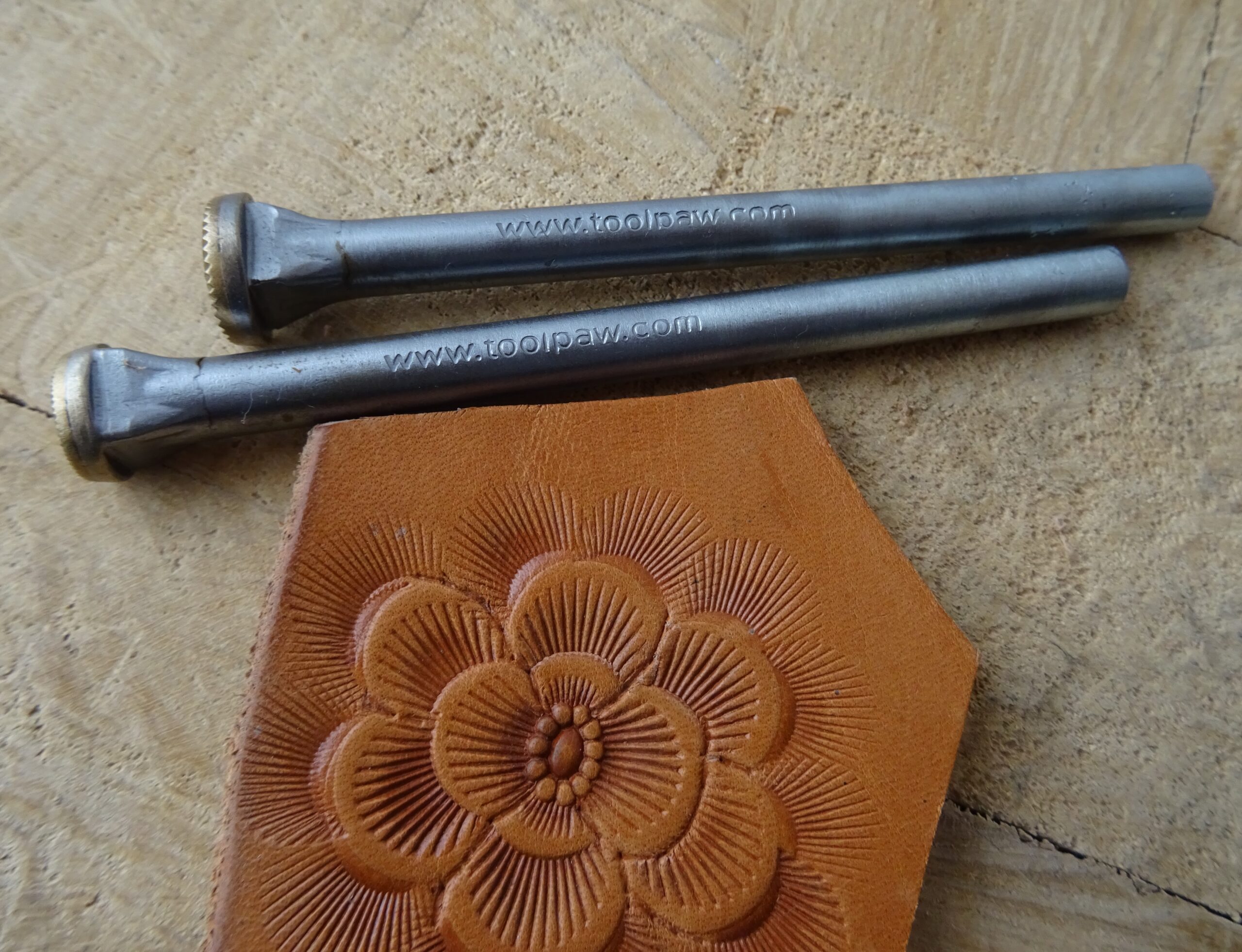 Vějíř camouflage okraj do kůže