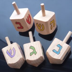 Drejdl - dřevěná hračka kontura, barevné písmo