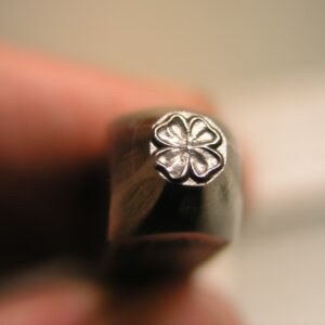 03-06 Čtyřlístek raznice do kovu