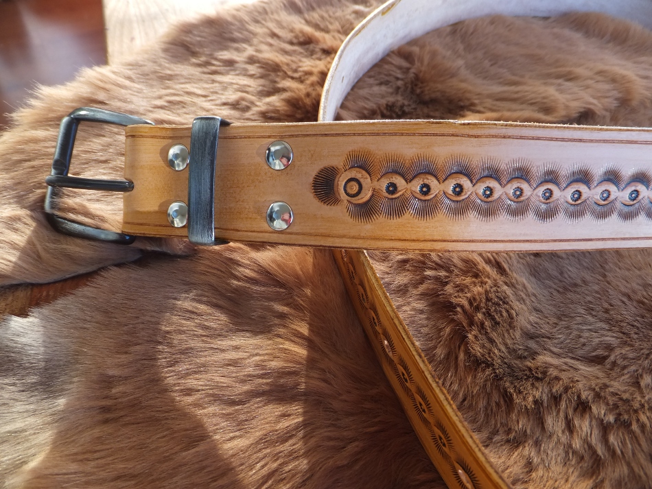 044-04 Kožený opasek s dekorativním pruhem XXL – Obrázok 2