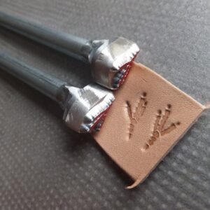 011-15 Havran – 2 stopy, Raven paws