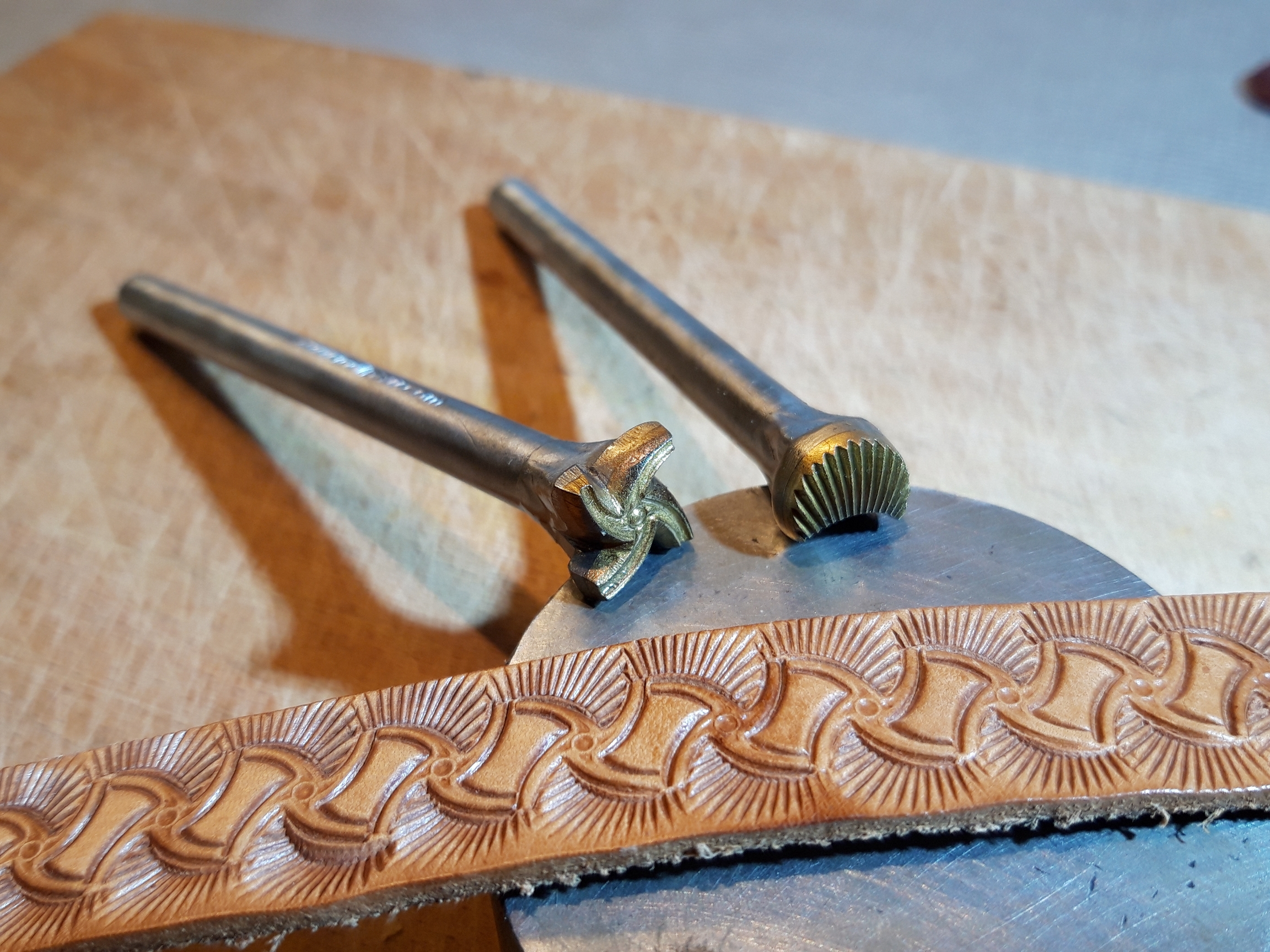 017-19 Košík a vějíř 2 razidla – Obrázok 2