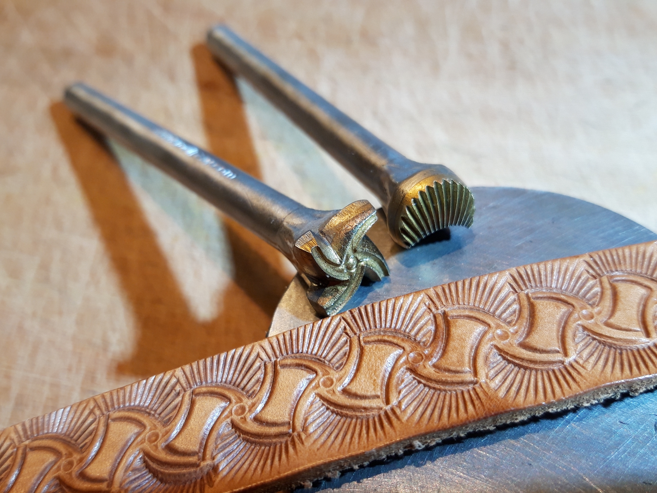 017-19 Košík a vějíř 2 razidla