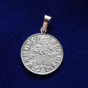 042-81 Stříbrný přívěsek s Madonou