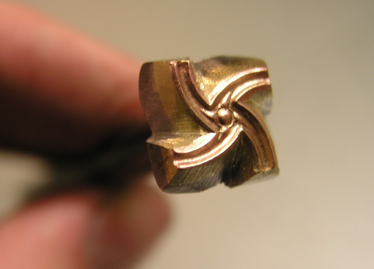 017-19 Košík a vějíř 2 razidla – Obrázok 4