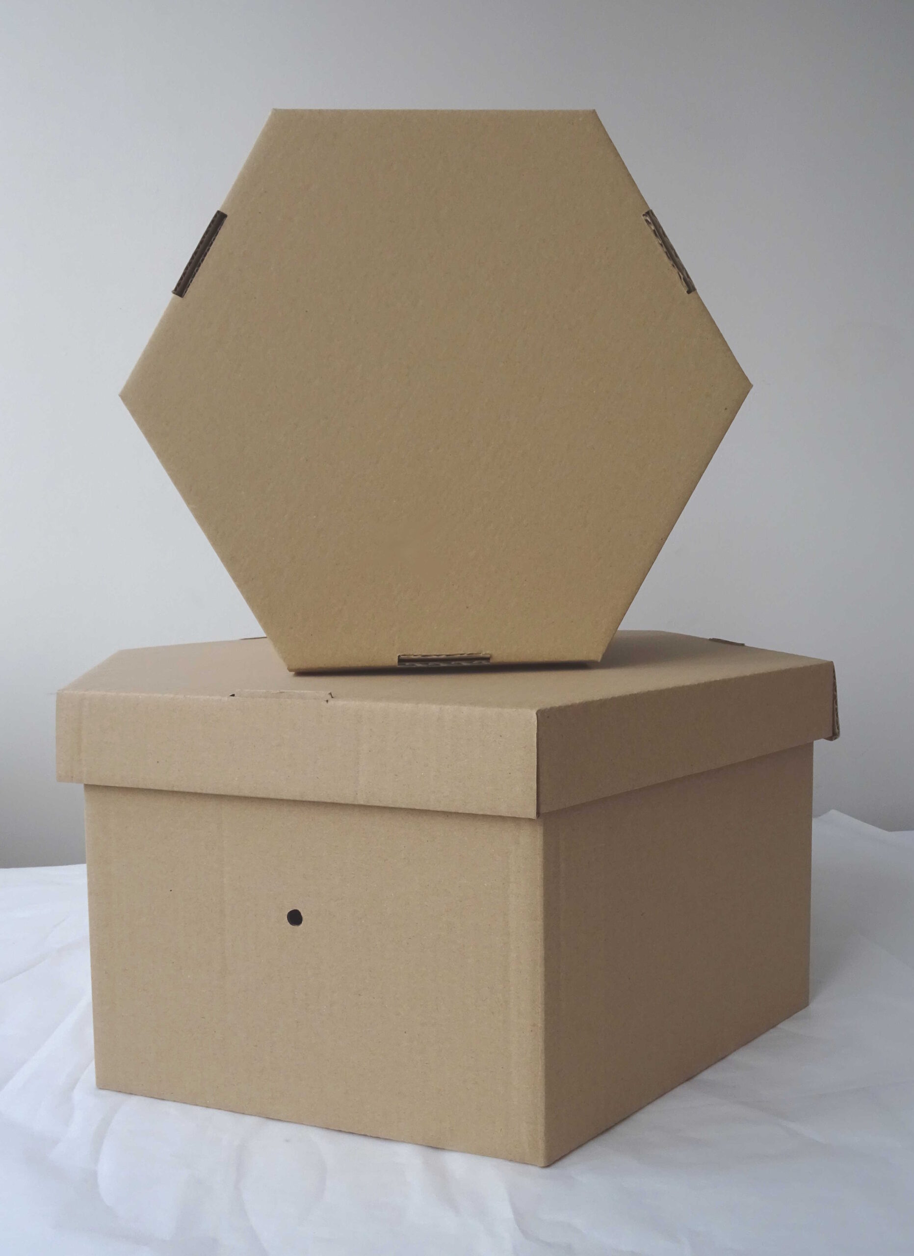 Krabice na klobouky šestihran hnědá