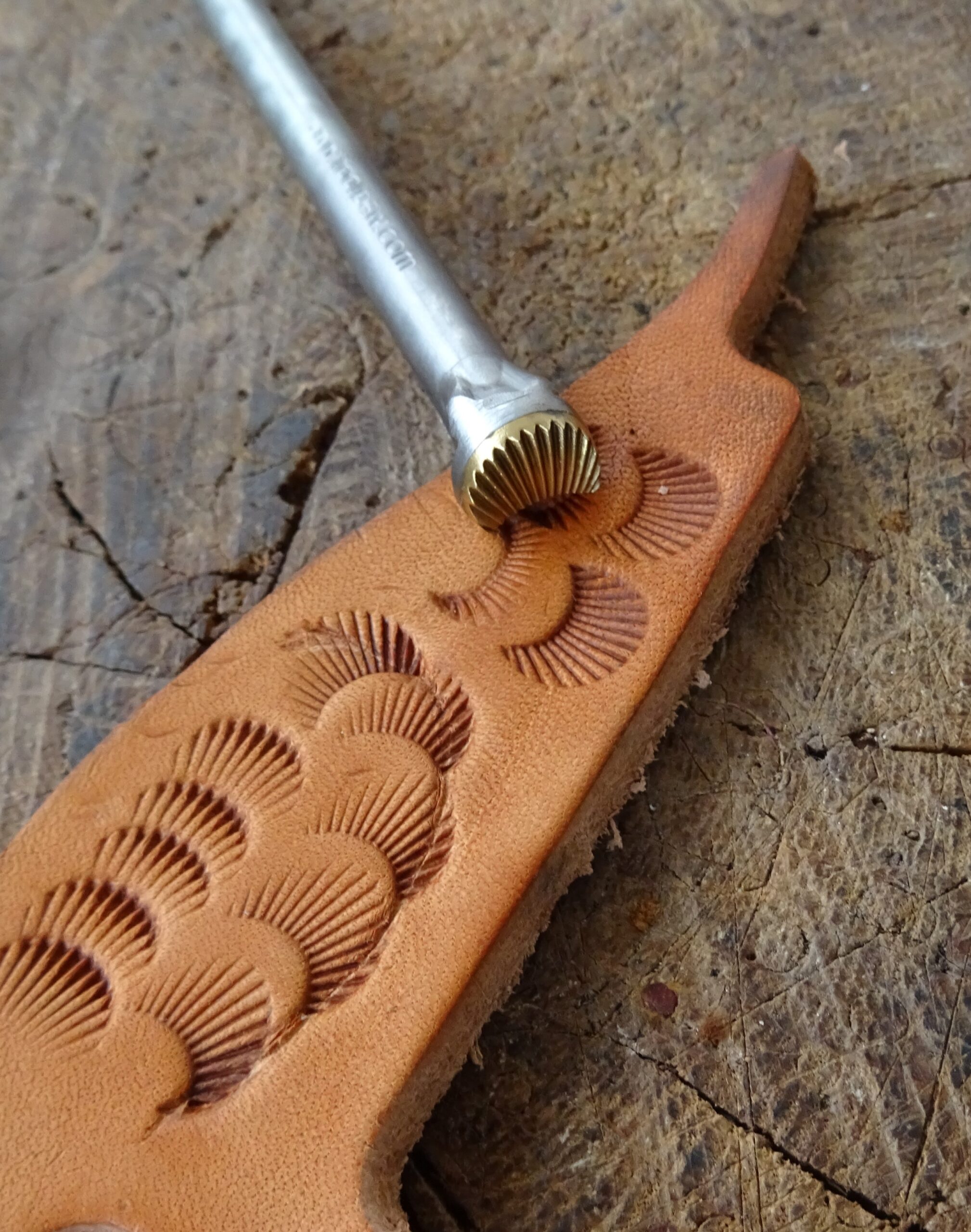 Camouflage 11x9 razidlo do kože