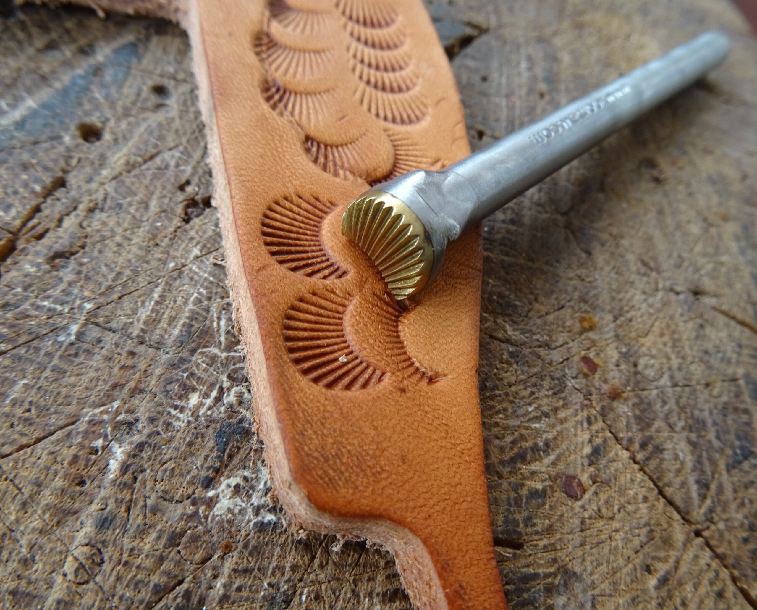 Camouflage 11x9 razidlo do kože